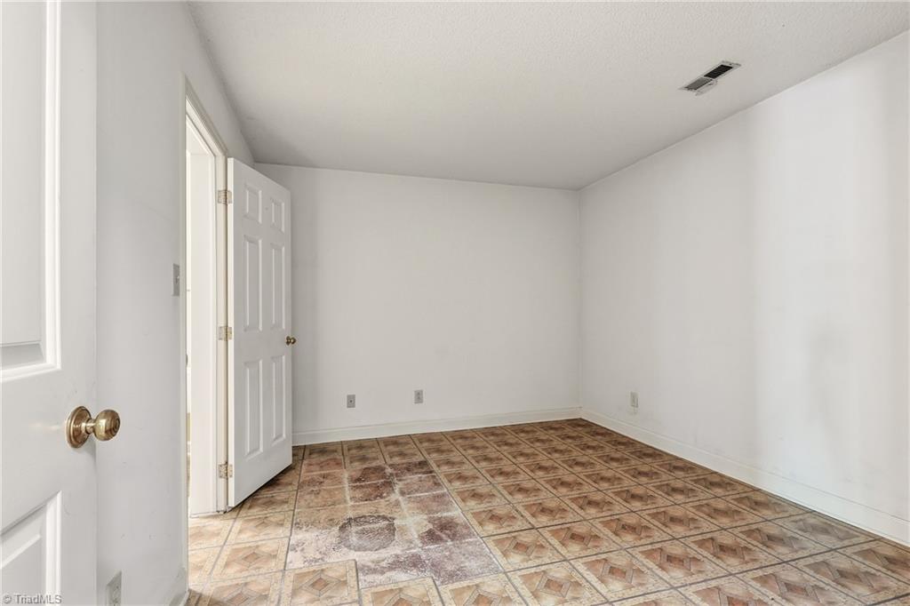 743 Polo Oaks Drive, Winston-Salem