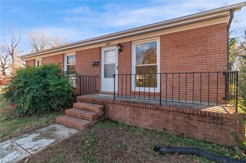 1884 Deborah Lane, Winston-Salem