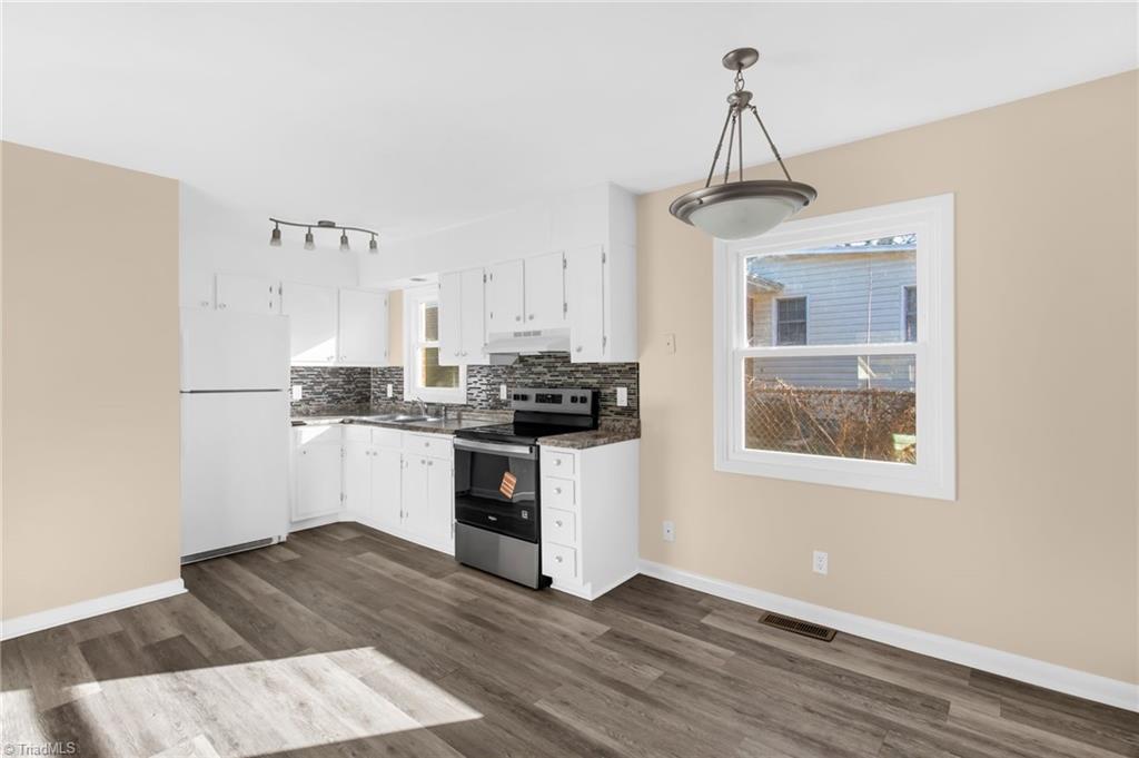 1884 Deborah Lane, Winston-Salem