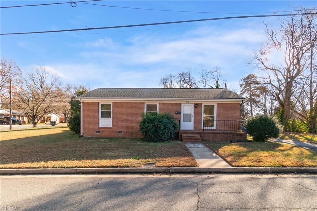 1884 Deborah Lane, Winston-Salem