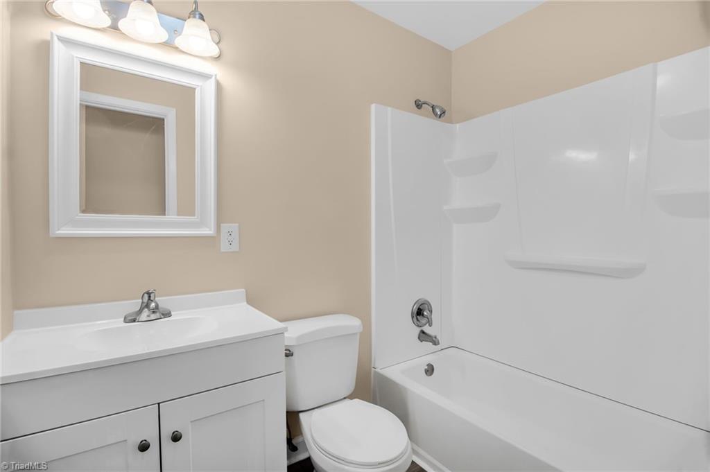 1884 Deborah Lane, Winston-Salem