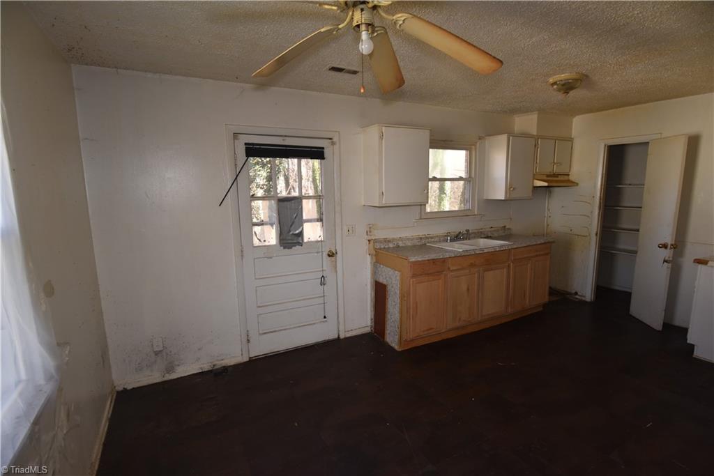 655 Amanda Place, Winston-Salem