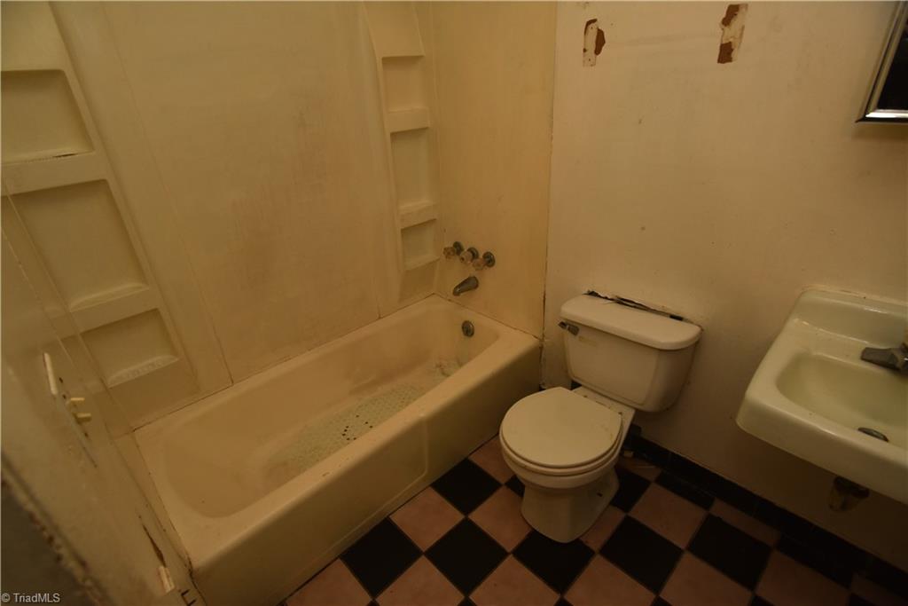 655 Amanda Place, Winston-Salem