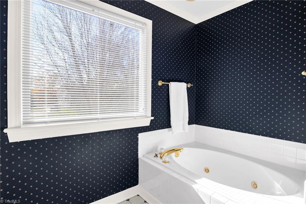 8115 Glengarriff Road