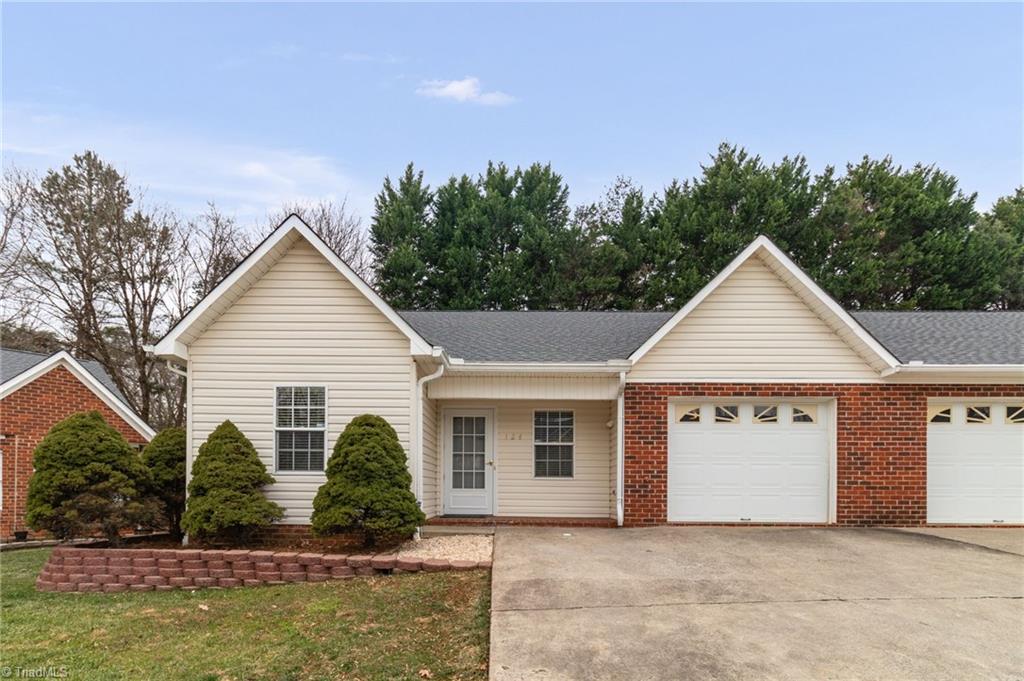 124 Bethania Oaks Circle