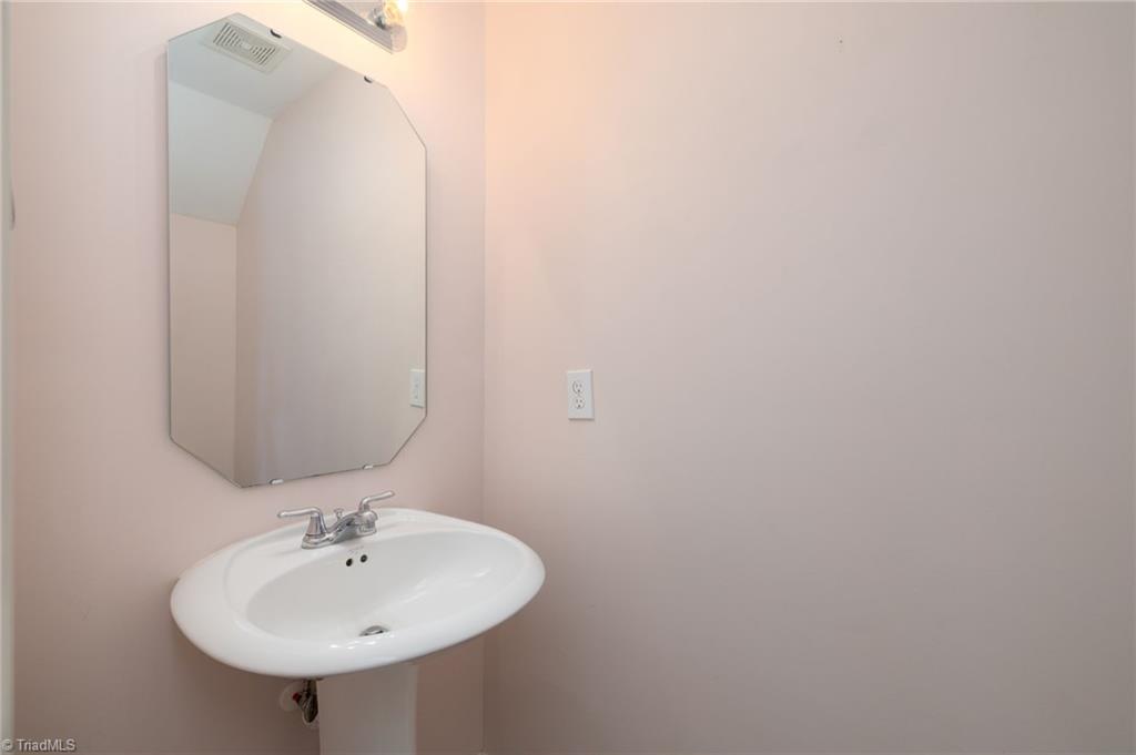 3155 Bushfield Drive, Winston-Salem