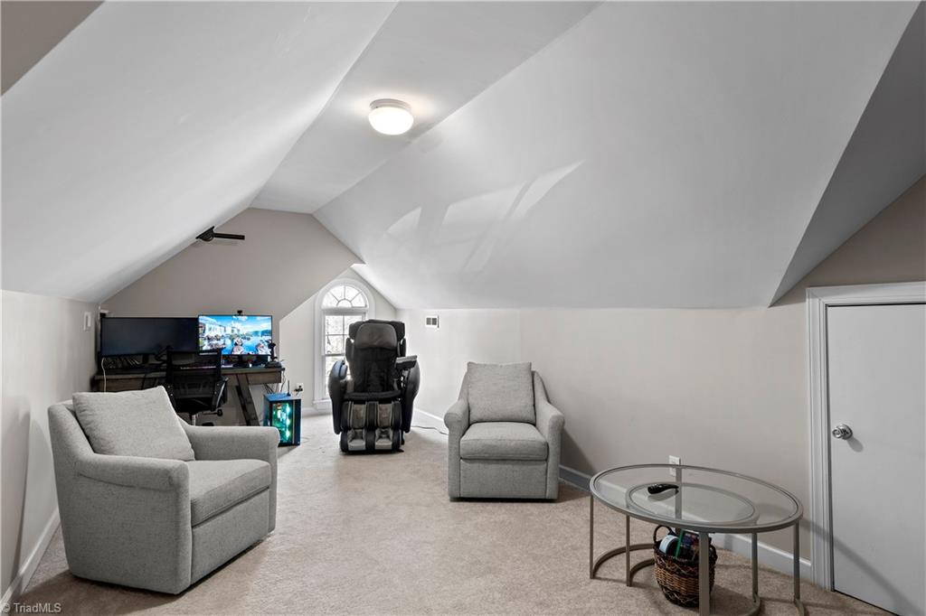 517 Oak Valley Boulevard