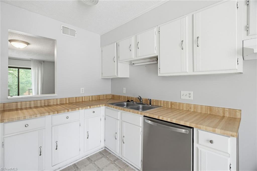 3730 Heathrow Drive, Winston-Salem