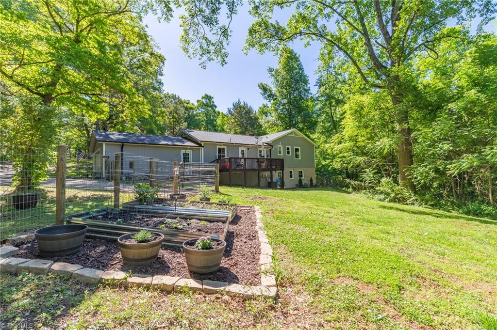 1136 Boulder Road