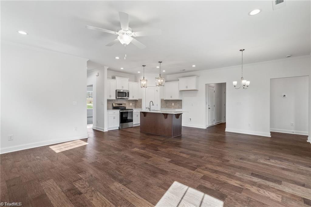 1675 Ashmead Lane