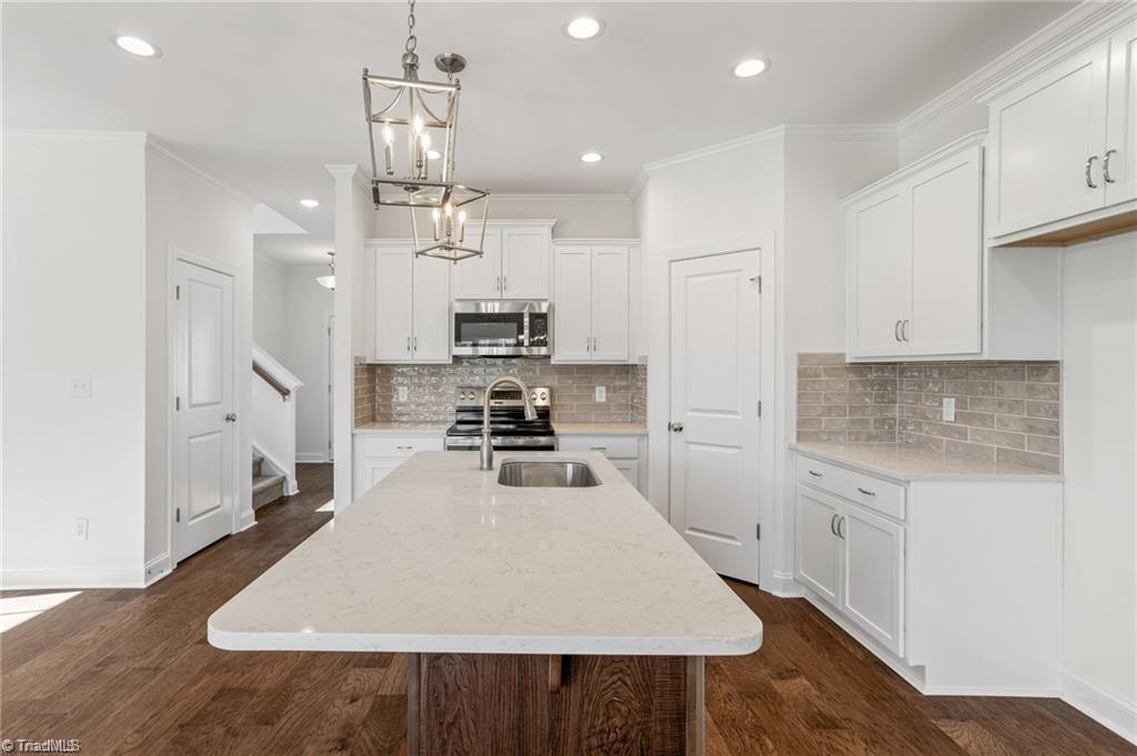1675 Ashmead Lane
