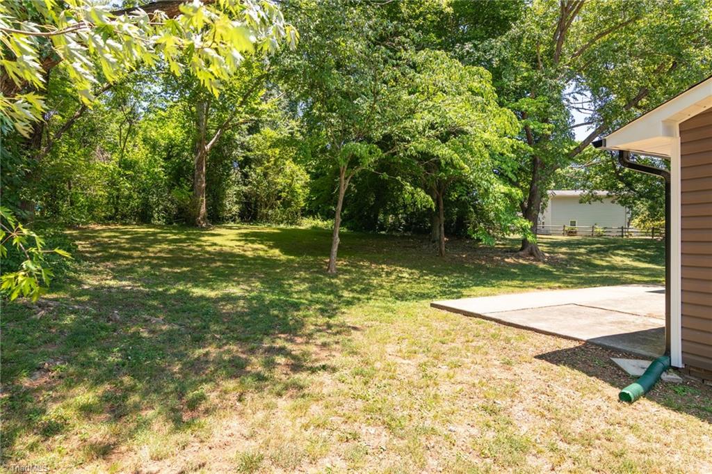 905 Camden Court, Winston-Salem