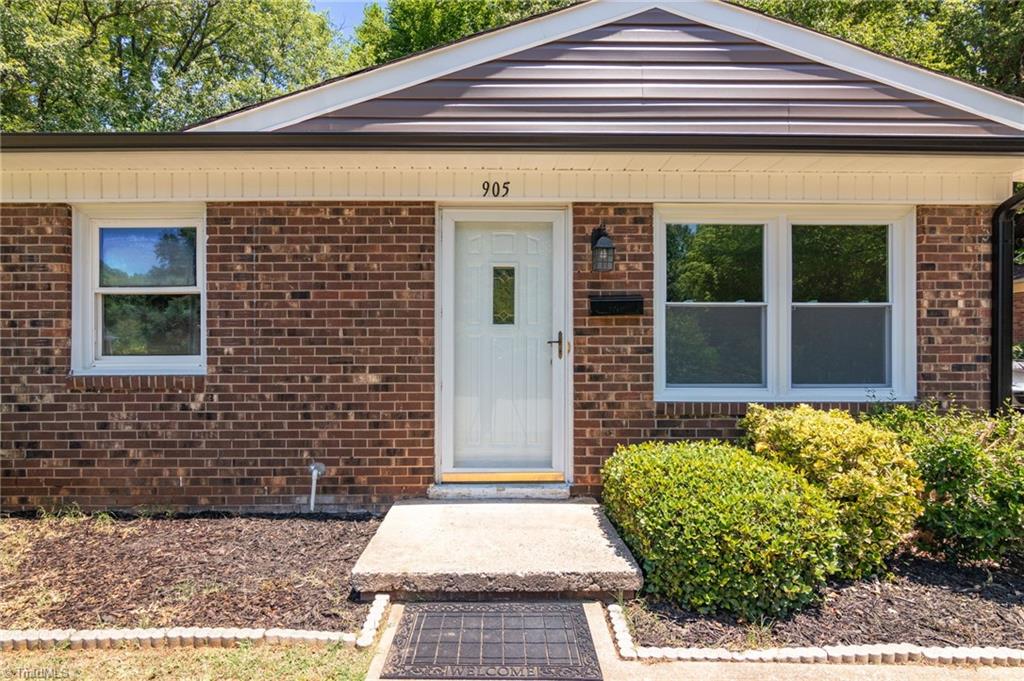 905 Camden Court, Winston-Salem