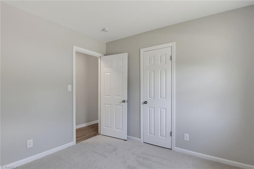 905 Camden Court, Winston-Salem