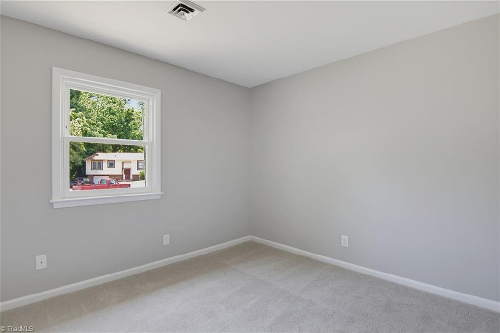 905 Camden Court, Winston-Salem