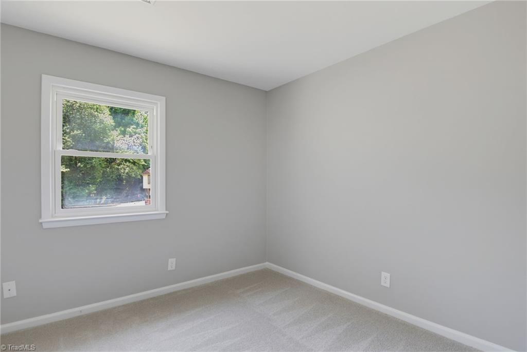 905 Camden Court, Winston-Salem