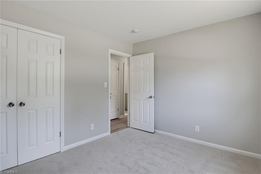 905 Camden Court, Winston-Salem