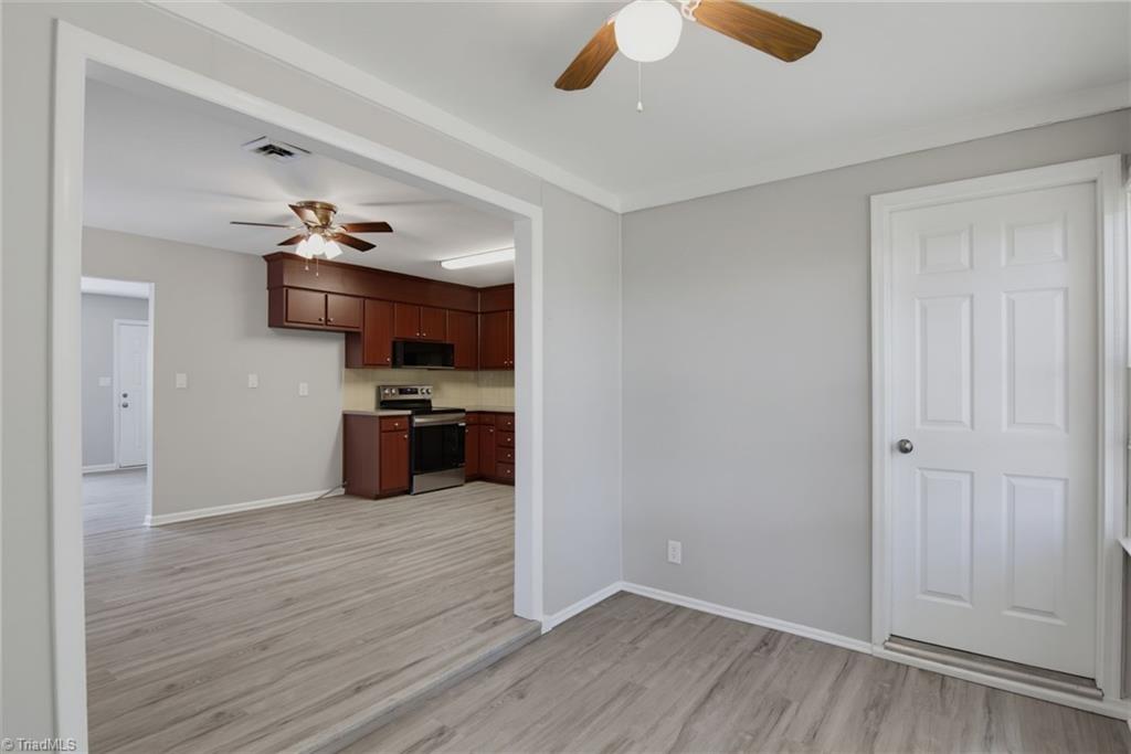 905 Camden Court, Winston-Salem