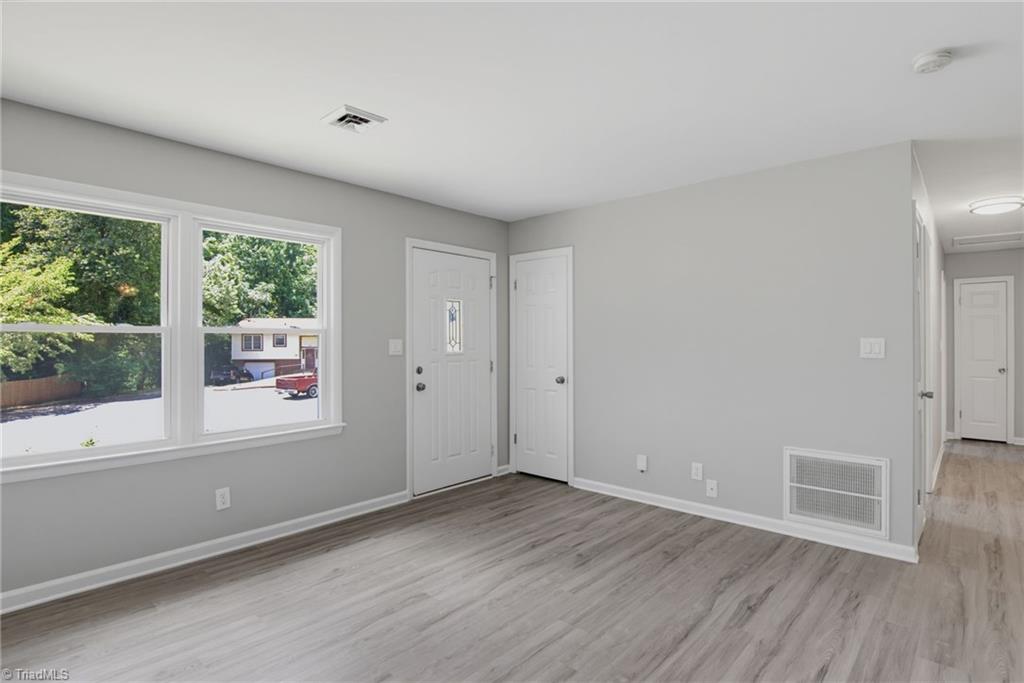 905 Camden Court, Winston-Salem