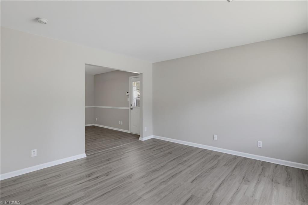 905 Camden Court, Winston-Salem