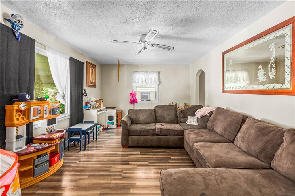 2427 N Patterson Avenue, Winston-Salem