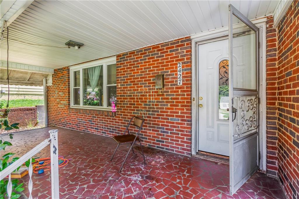 2427 N Patterson Avenue, Winston-Salem
