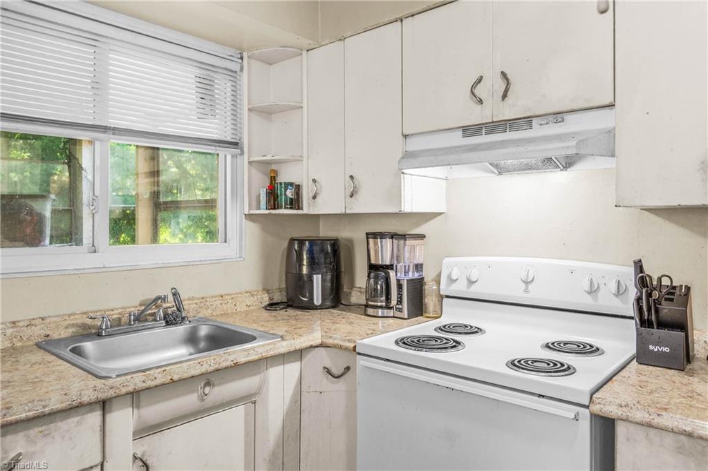 2427 N Patterson Avenue, Winston-Salem