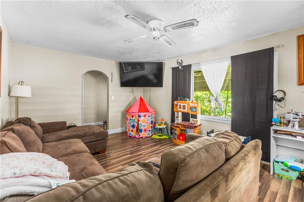 2427 N Patterson Avenue, Winston-Salem