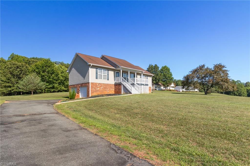 1055 Josephs Lane