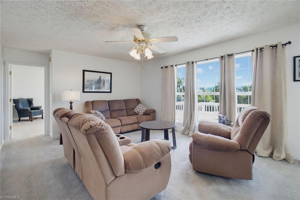 1055 Josephs Lane