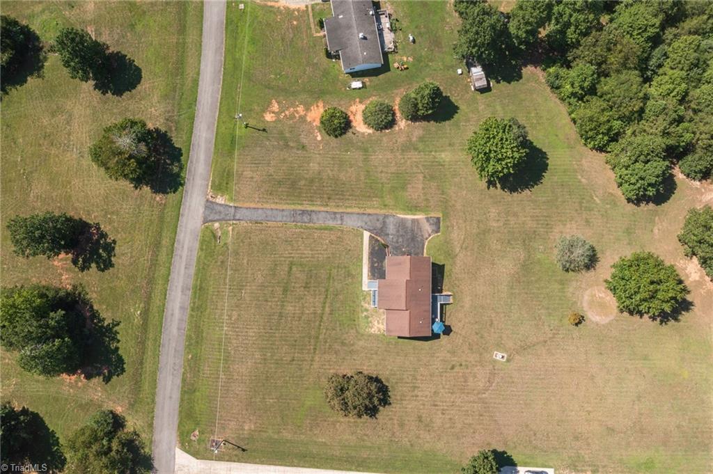 1055 Josephs Lane