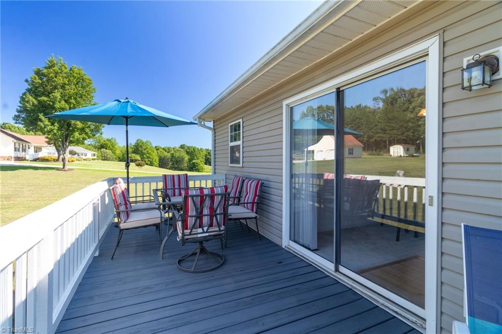1055 Josephs Lane