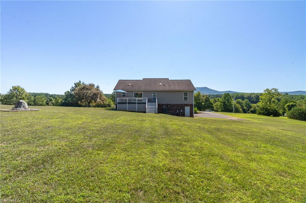 1055 Josephs Lane