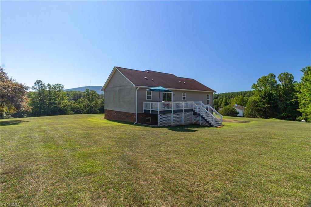 1055 Josephs Lane