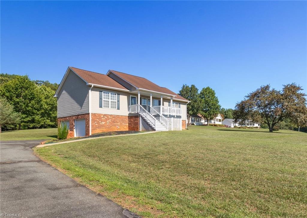 1055 Josephs Lane