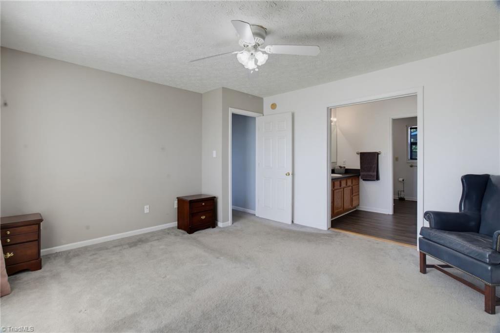 1055 Josephs Lane