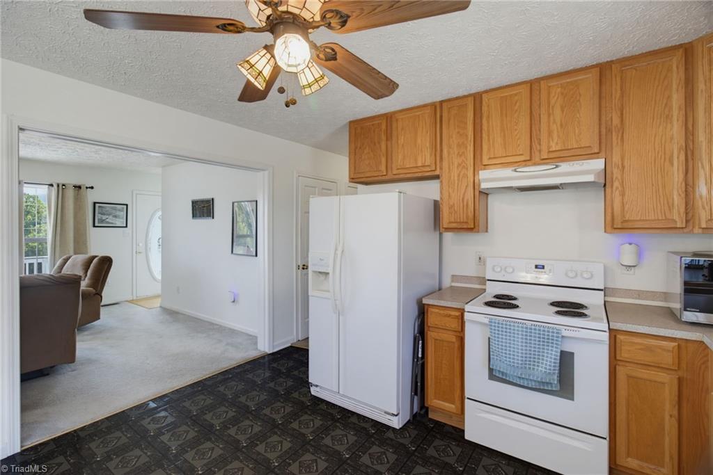 1055 Josephs Lane