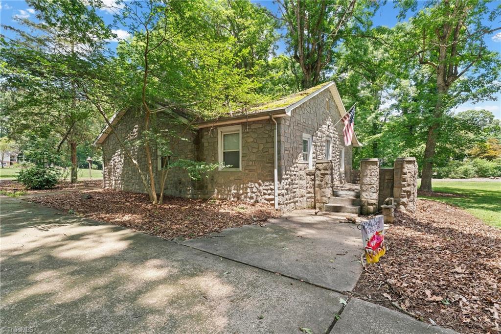 5750 Stanleyville Drive, Winston-Salem