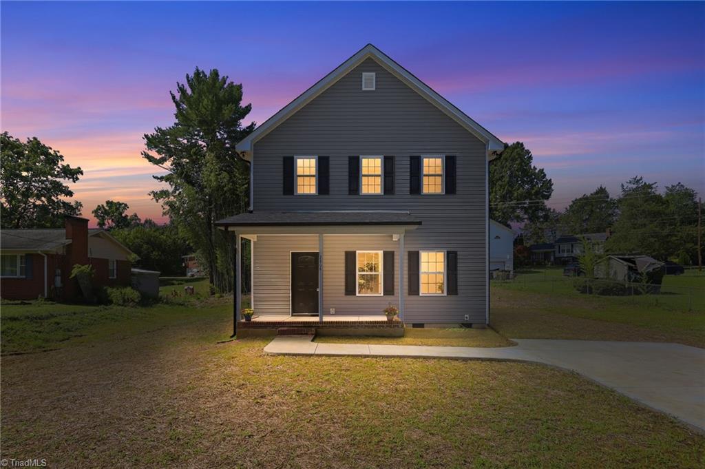 2028 Reynolds Park Road, Winston-Salem