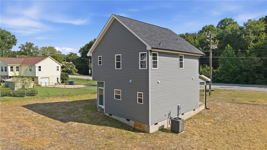 2028 Reynolds Park Road, Winston-Salem