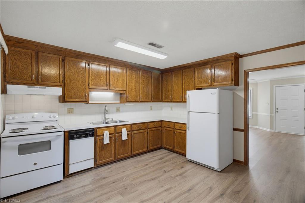 5351 Summit Heights Drive, Winston-Salem