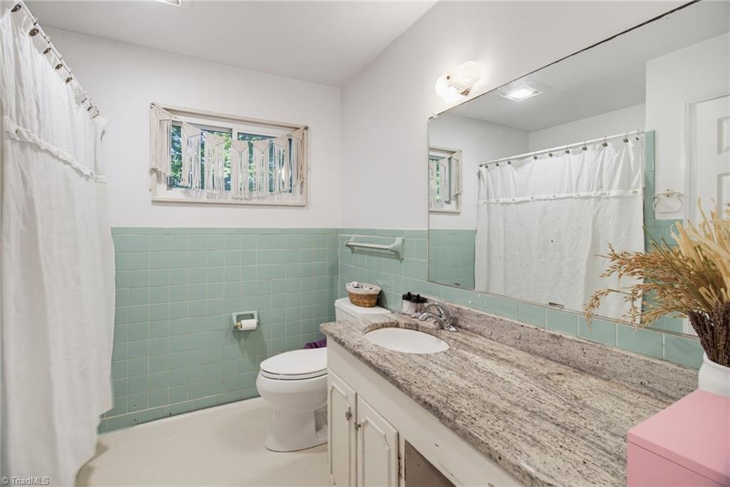 1817 Fairview Boulevard, Winston-Salem