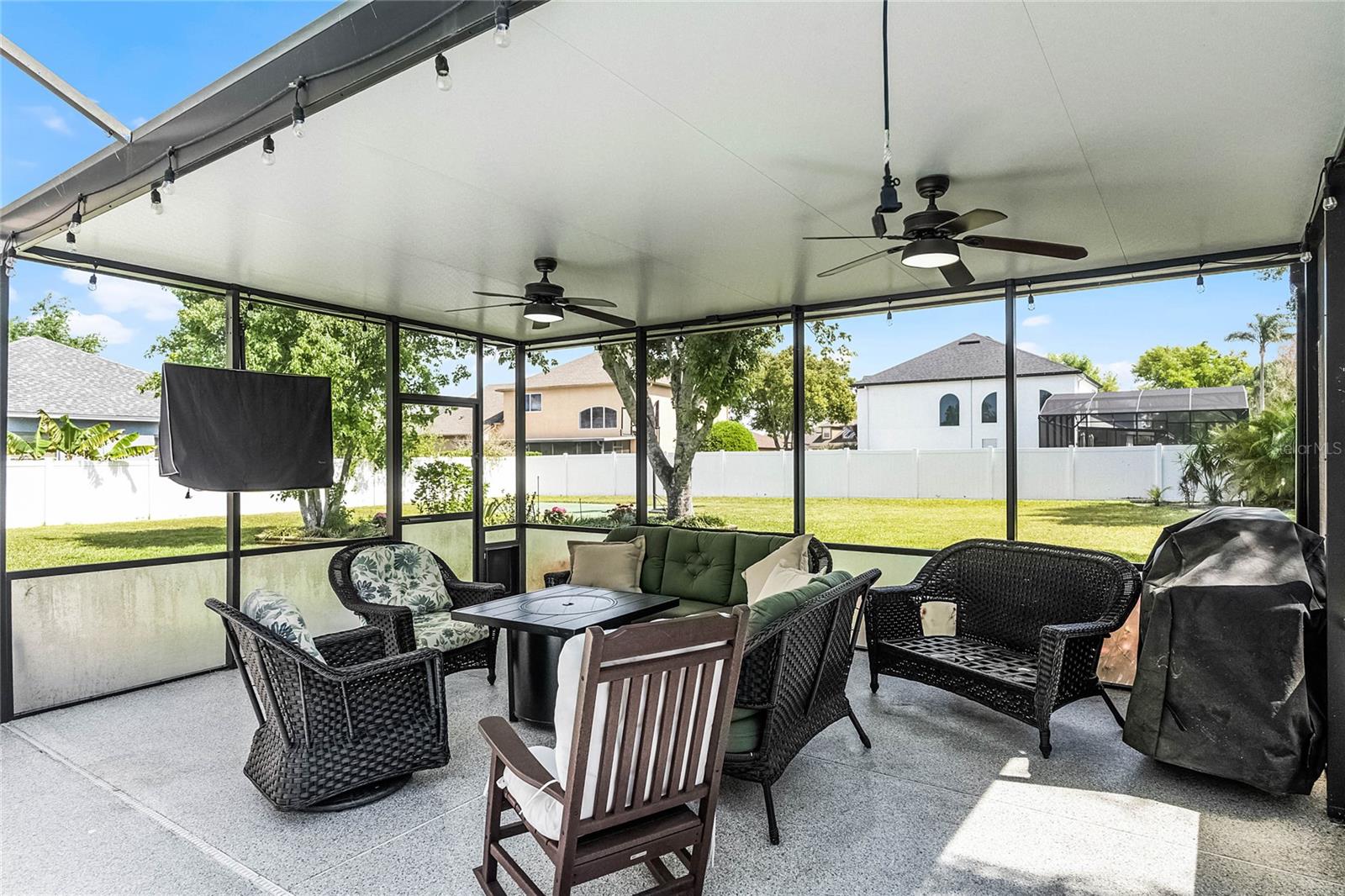 342 LAKE AMBERLEIGH DR