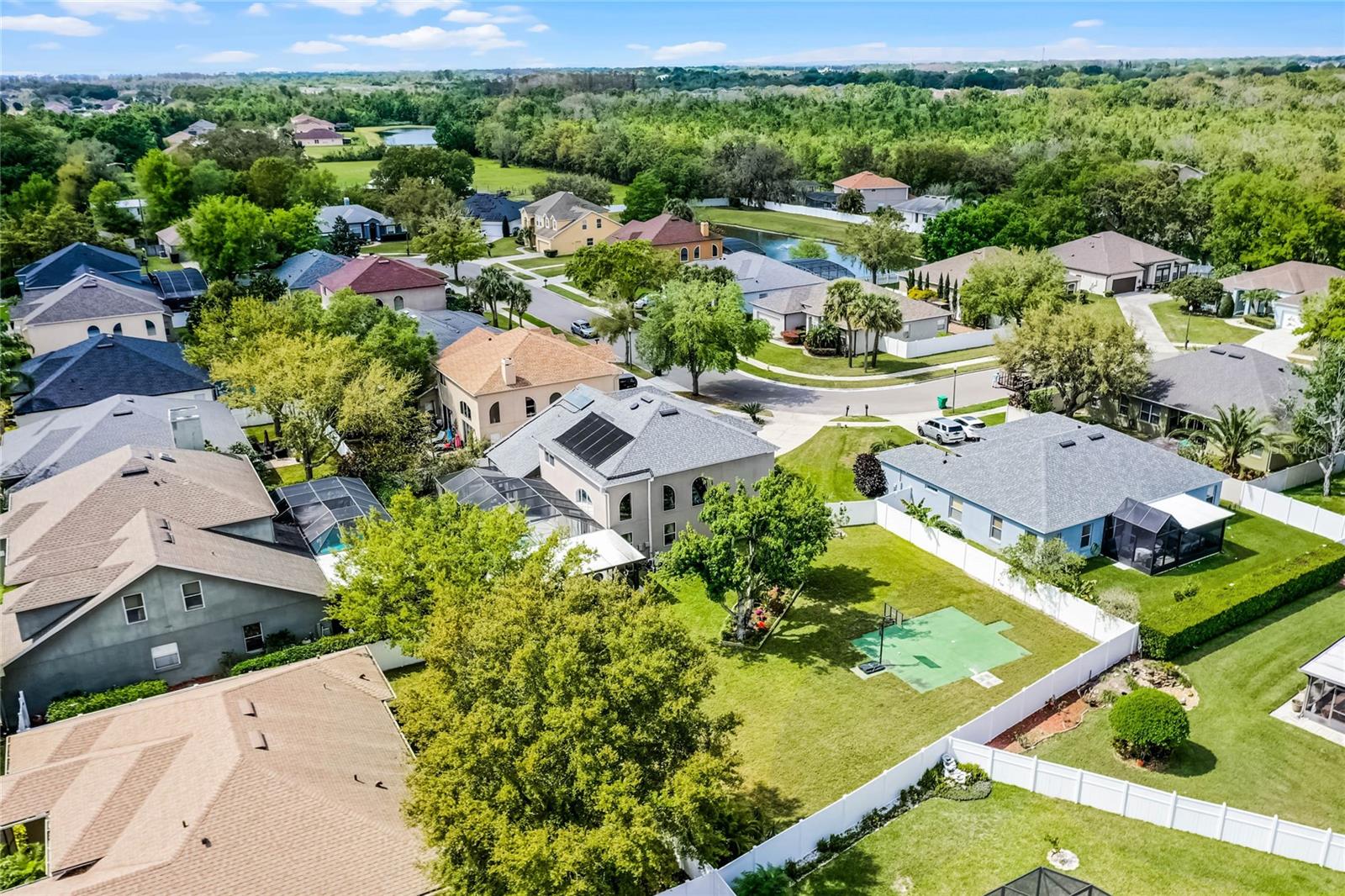 342 LAKE AMBERLEIGH DR