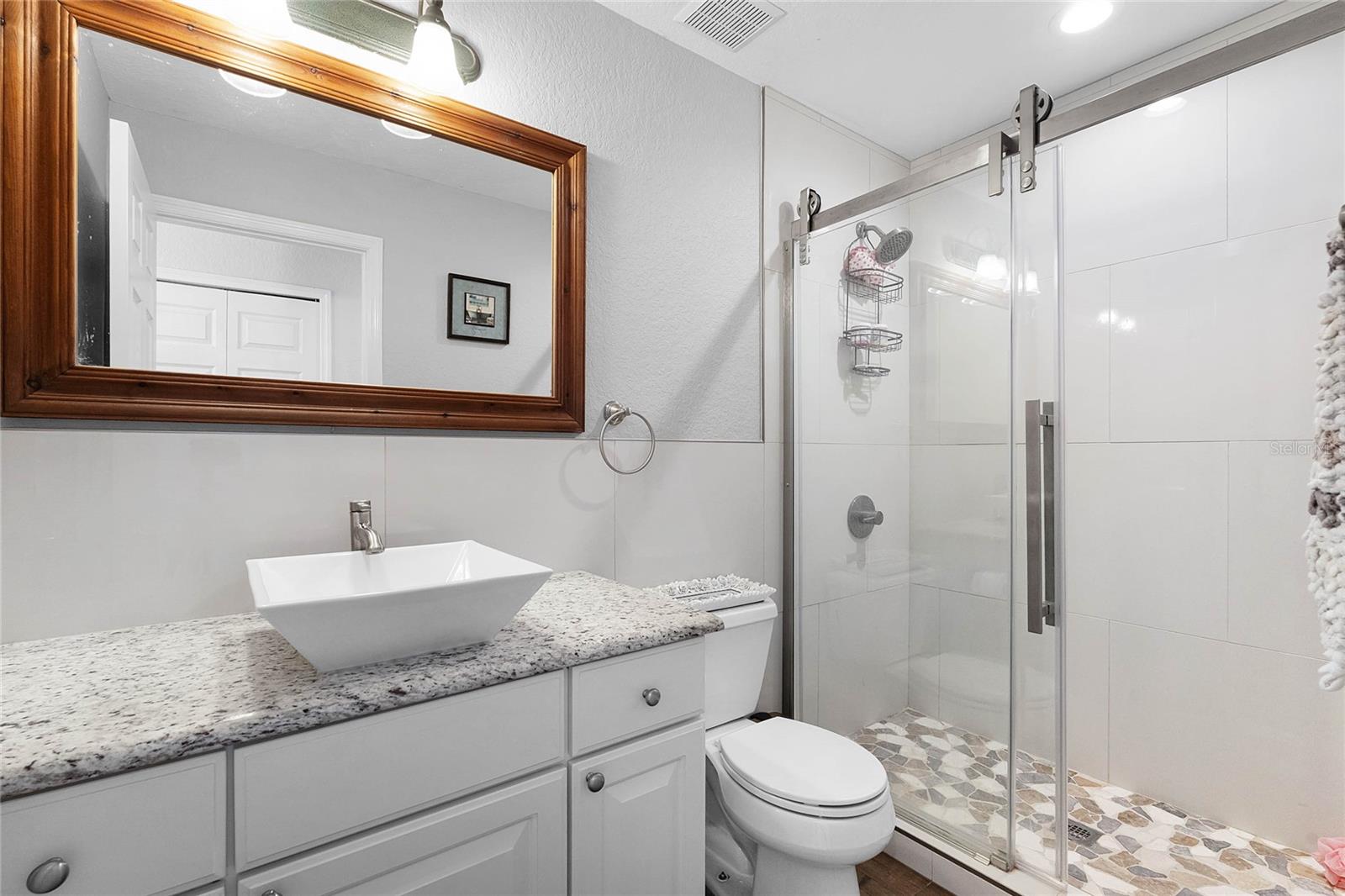 342 LAKE AMBERLEIGH DR