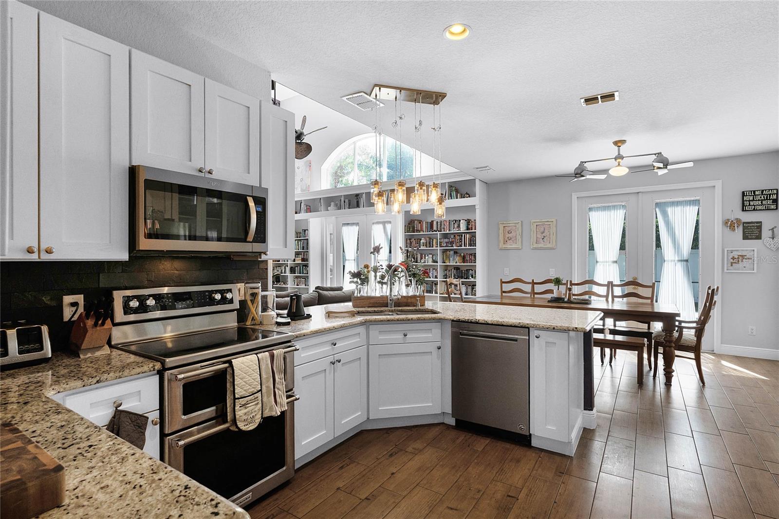 342 LAKE AMBERLEIGH DR
