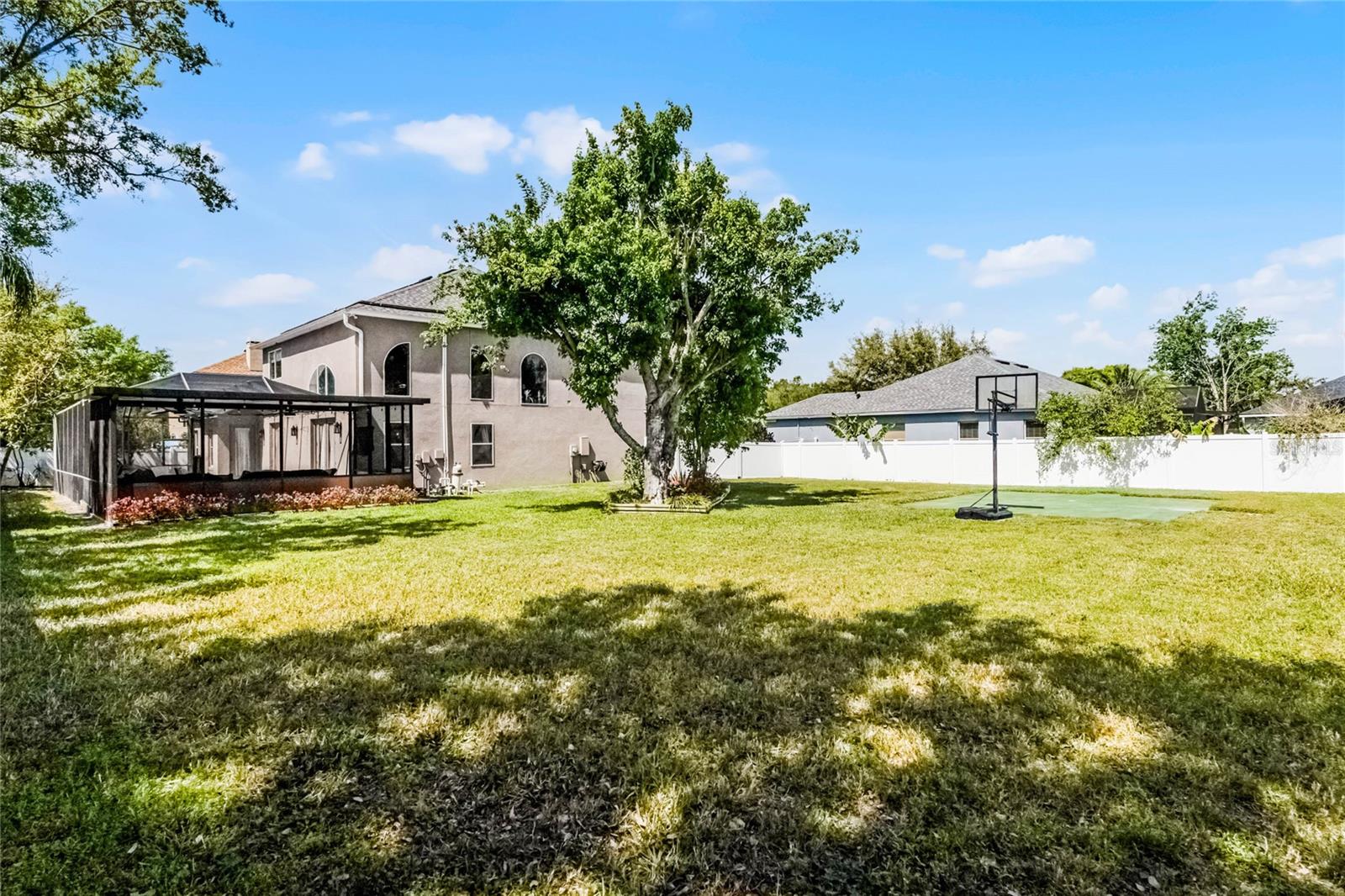342 LAKE AMBERLEIGH DR