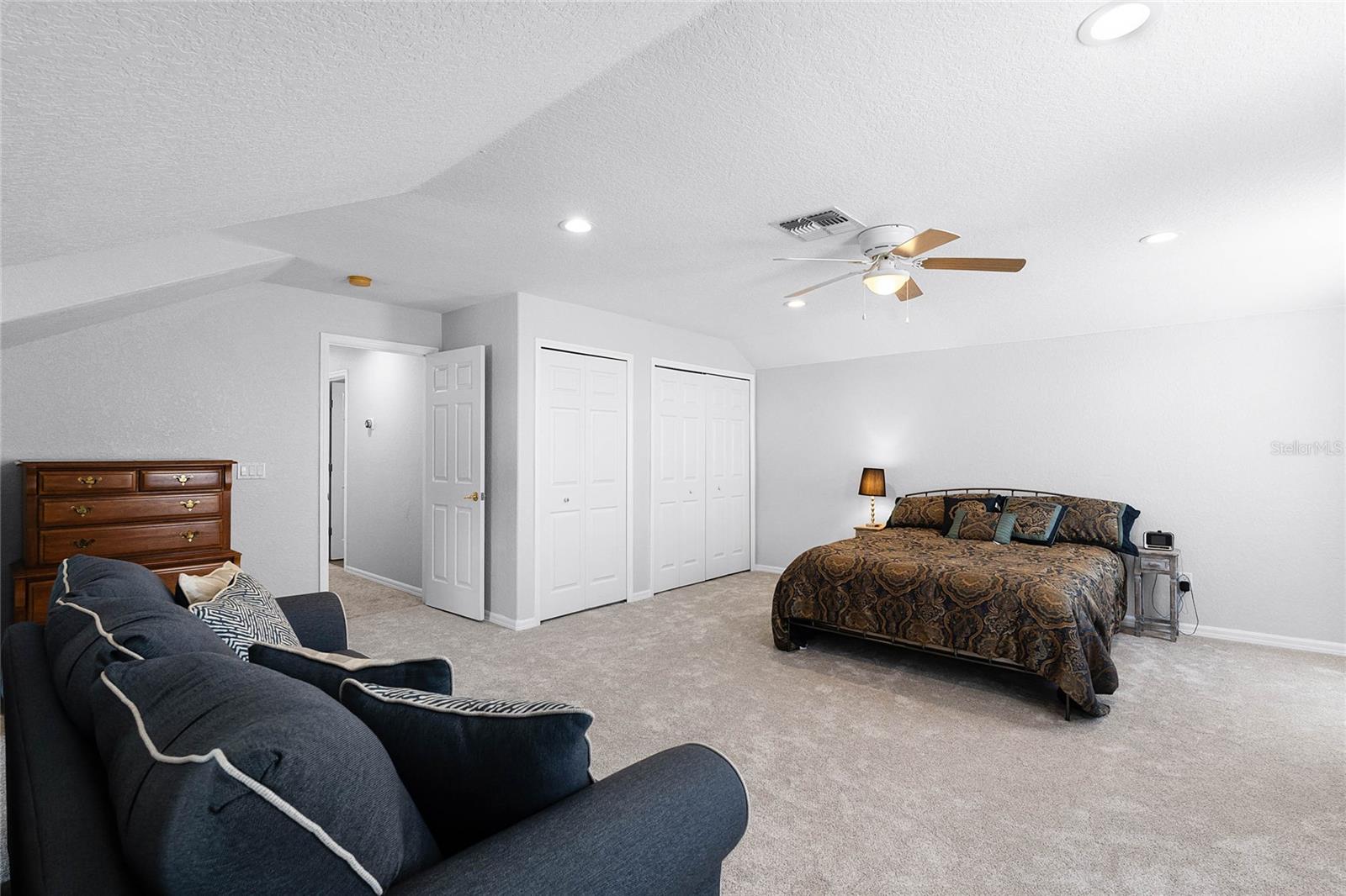 342 LAKE AMBERLEIGH DR