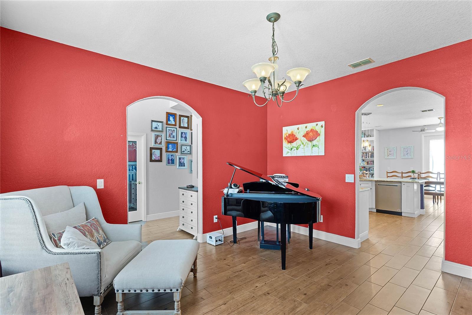 342 LAKE AMBERLEIGH DR