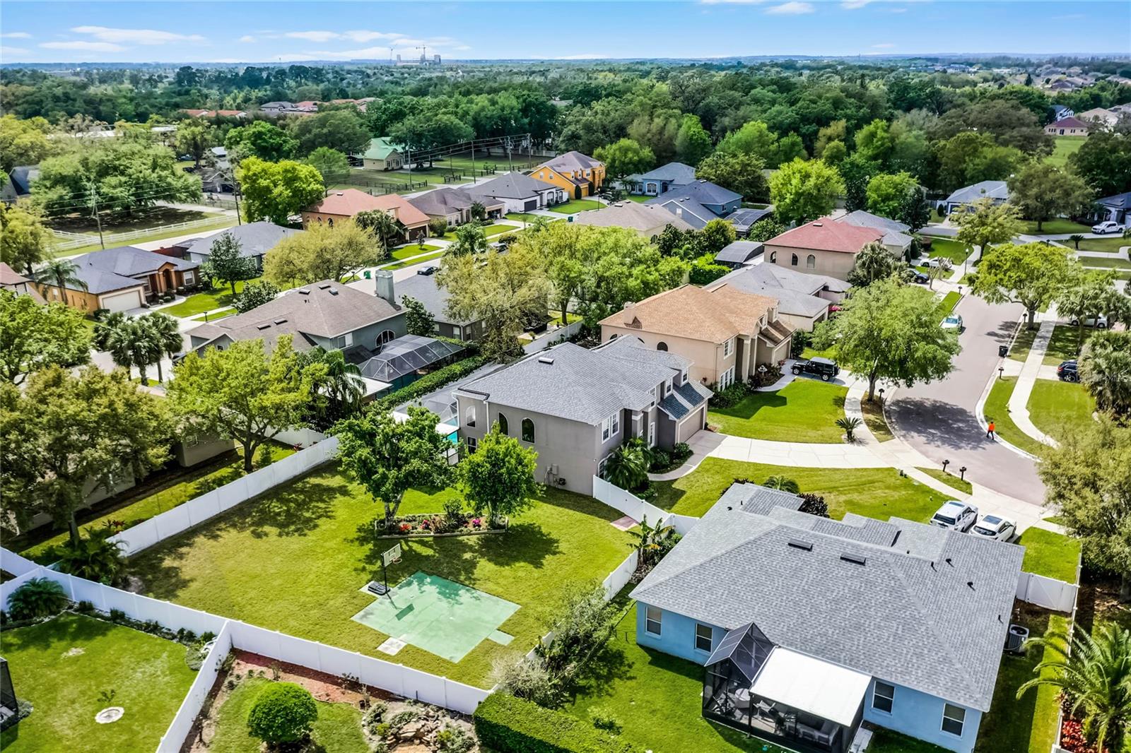 342 LAKE AMBERLEIGH DR
